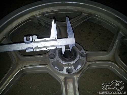 - R18 ratas aliumininis