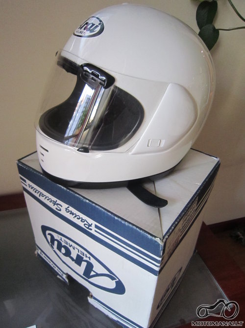 Arai Quantum/f  šalmas  (Balta) 