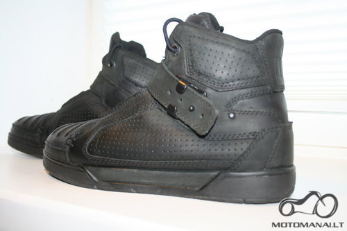 Icon ICON Ce Truant (Juoda) 42  (42) 
