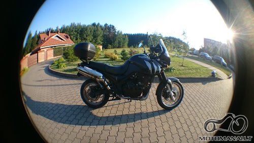 Triumph'99 Tiger 900