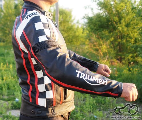 Triumph odine moto striuke