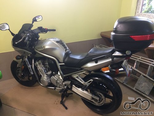 YAMAHA'02 Parduodu Yamaha FZS1000 Fazer
