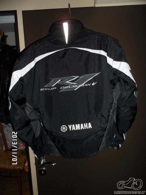 YAMAHA Orginali yamaha R series striukė  (XL) 