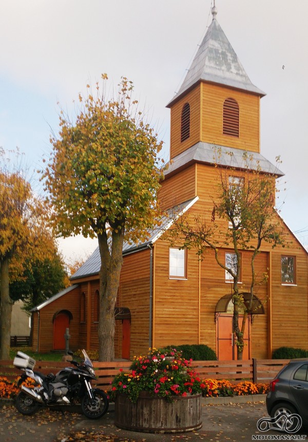 Kužių Švč. M. Marijos Gimimo bažnyčia