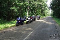 Kelias ties Geležių mišku