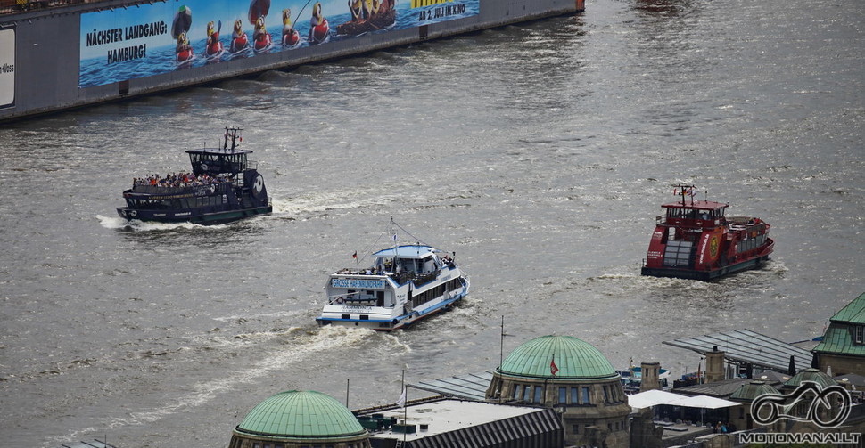 Elbe upės eismas.