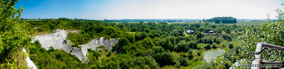 Vaizdelis nuo skardžio krašto