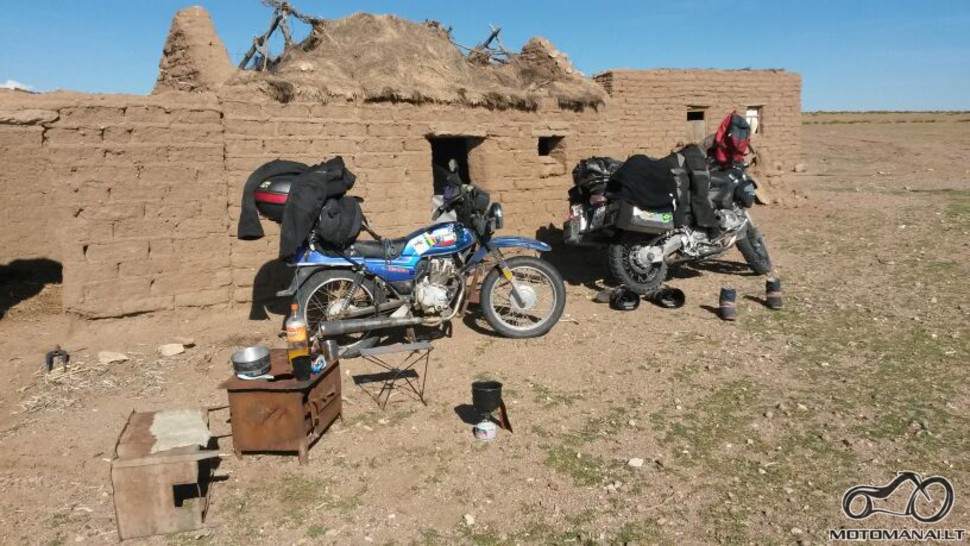 skladukas in dass middle of nowhere