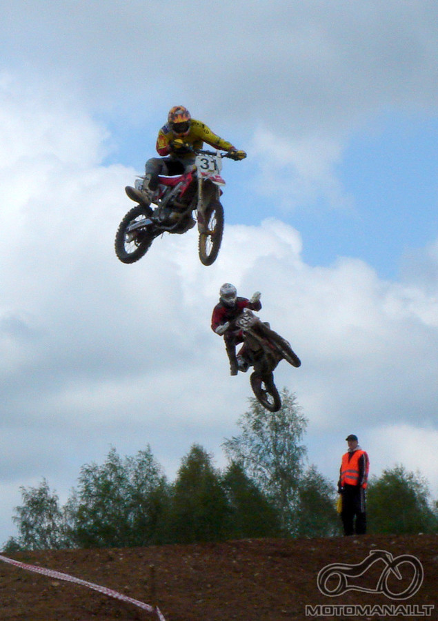 Nejaugi motocross niekam neidomu?