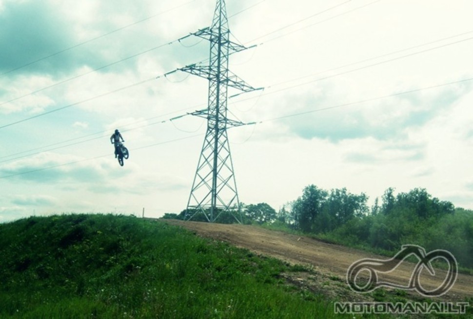 Fly! :}