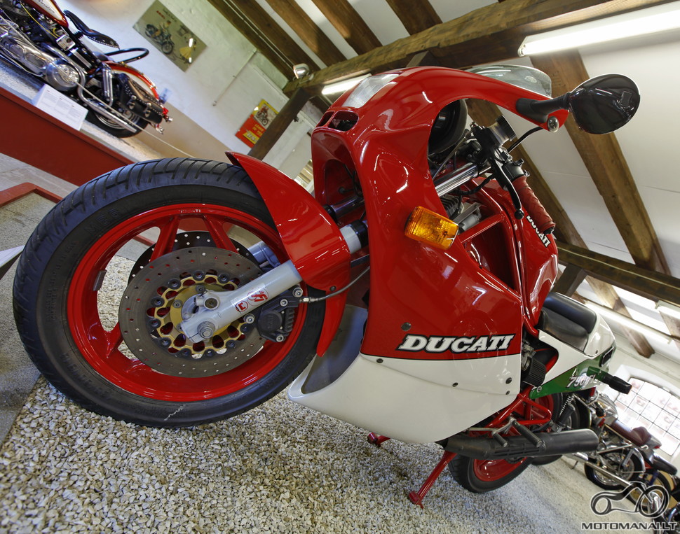 Ducati 750 F1, retenybe, pagamino tik 1801 vieneta situ.