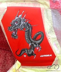Drakonas ant Suzuki, dirbant Lutoroj
