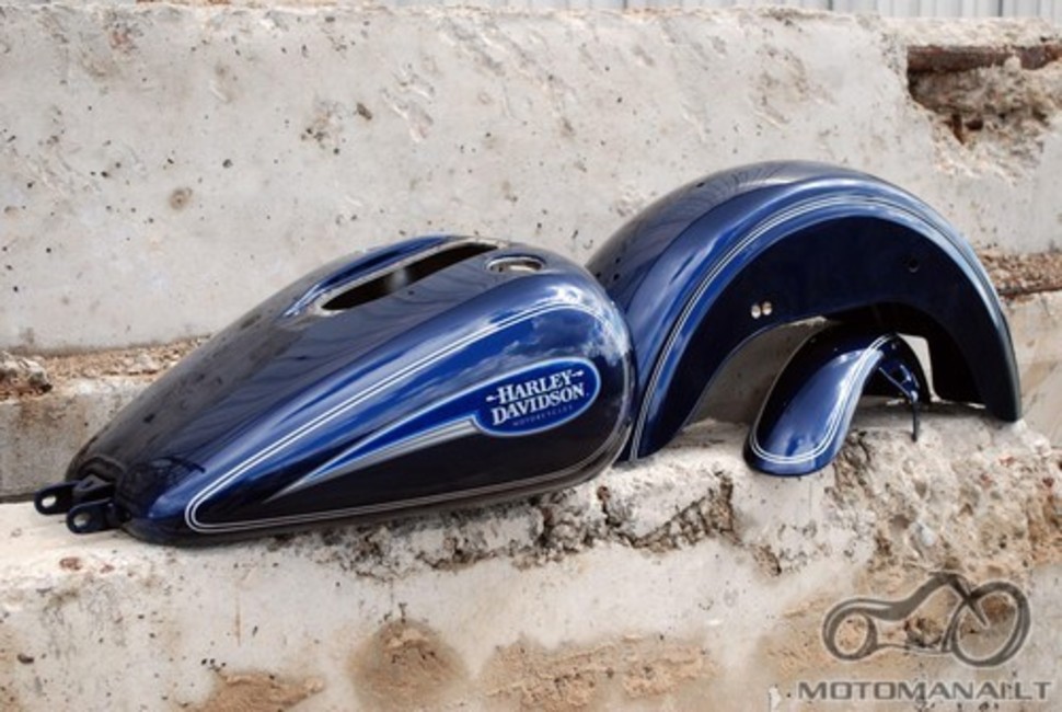 Dirbant Lutoroj Harley-Davidson DYNA