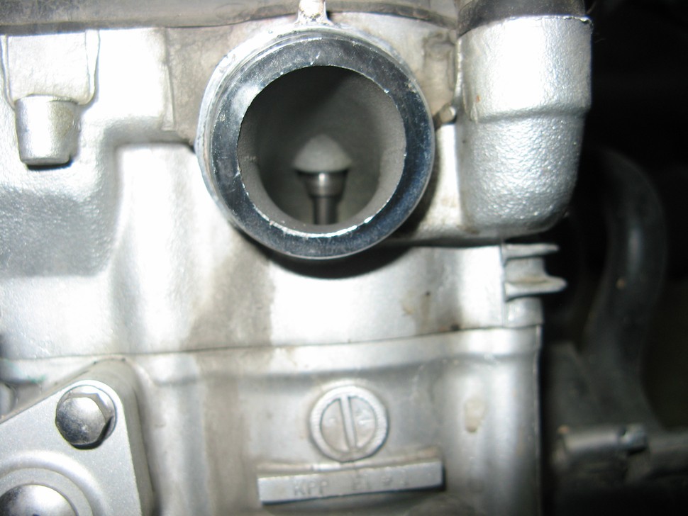 Honda CBR125R. Ribotuvai