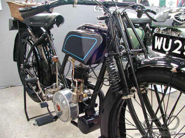 Atsakyta: 1925 Excelsior Ladies Delux 1477