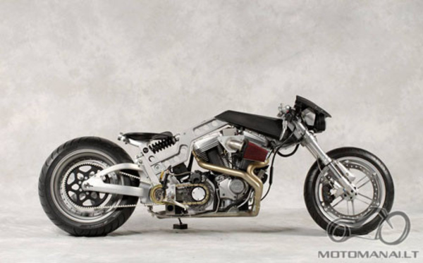 Atsakyta: Cruell su 1200 cc Buell varikliu