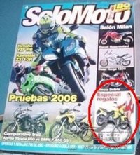 ATSAKYTA - Sandra R. Ros pozuoja šalia KAWASAKI ER-6N motociklo