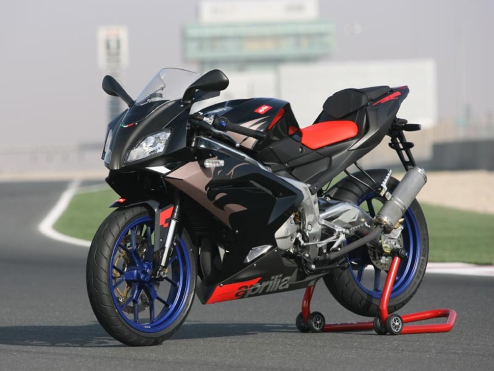 Atsakyta : Aprilia Rs125 2006m.