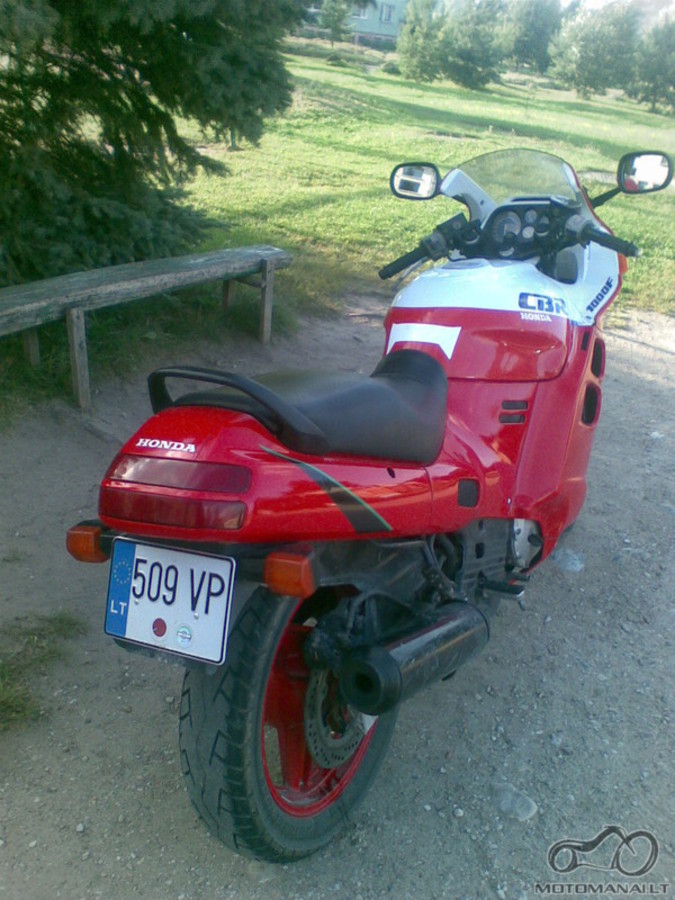 Lapkricio 11 Panevezio rajone, Berciunu kaime buvo pavogtas motociklas HONDA CBR 1000, 89 metu
