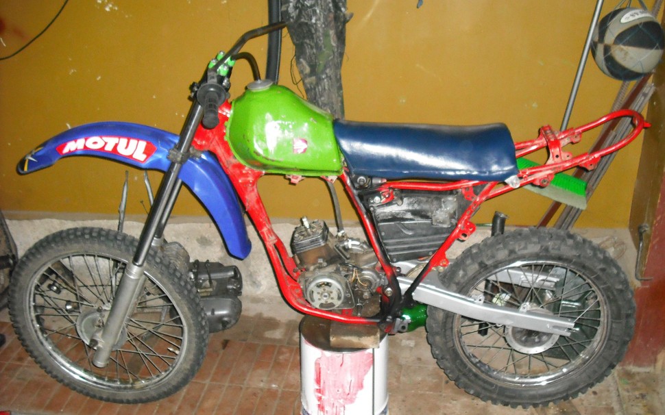 Detaliu kratinys  yamaha dt 80