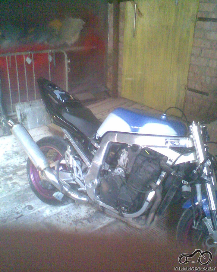 Suzuki gsxr streetfighter