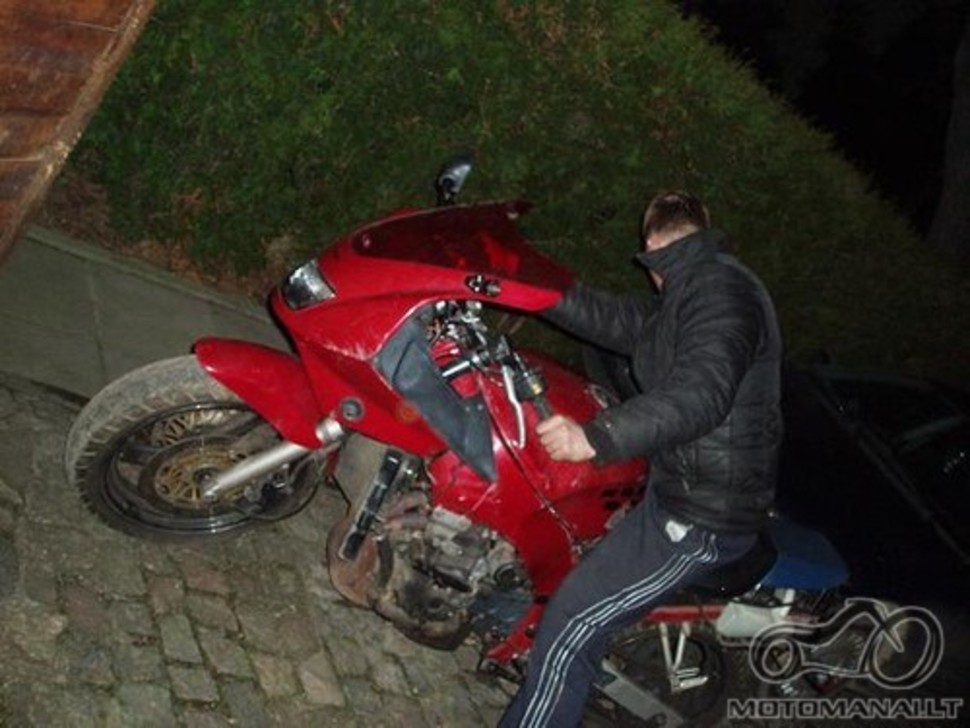 Suzuki rf600 atstatymas