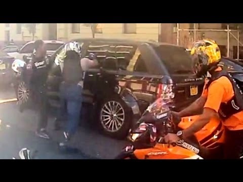 ROAD RAGE NYC Bikers vs SUV Range Rover Accident Biker attack in New York City Motorcycle assault