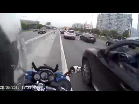 Incredible accident two-wheeled idiots