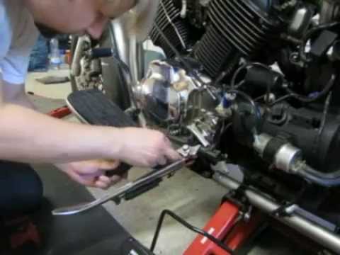 Yamaha XVS1100 DragStar Starter Clutch Replacement - Part 1