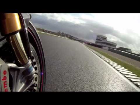 Suzuki GSX-R600 vs Triumph Daytona 675R