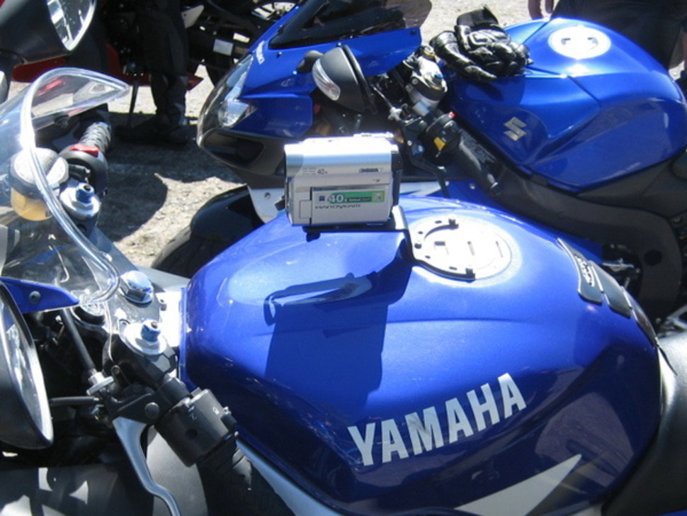 Filmavimo kamera ant motociklo