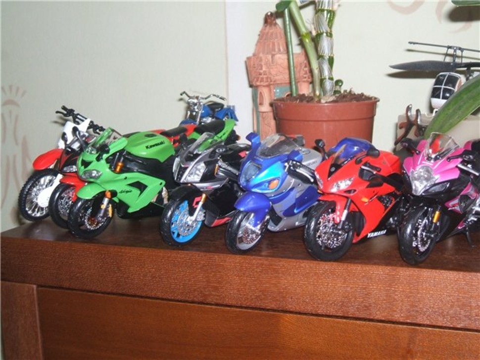 Moto atributika, suvenyrai, moto modeliai...