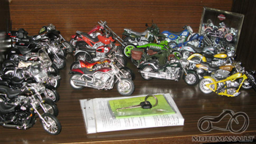 Moto atributika, suvenyrai, moto modeliai...