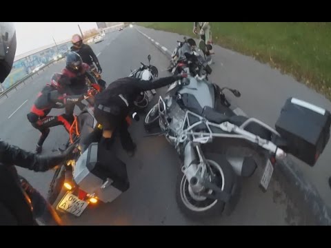 Мотоциклы KTM опасны для окружающих! KTM 1190 destroyed 3 BMW