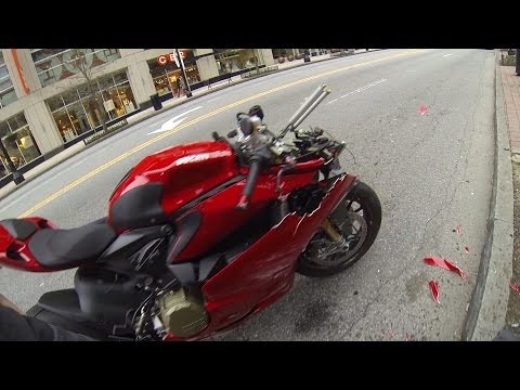 DUCATI PANIGALE CRASH!!