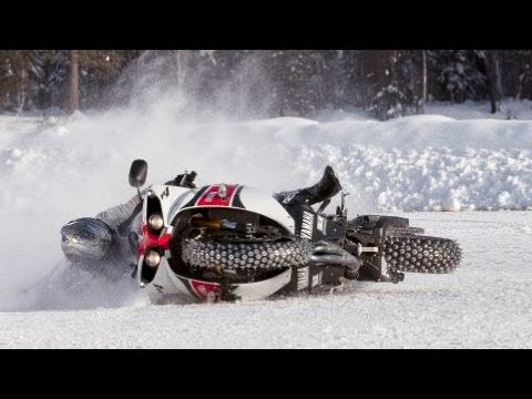 258 KM/H SUR LA GLACE- ULTIMATE FIGHT AND CRASH ENTRE PORSCHE GT3RS ET YAMAHA R1