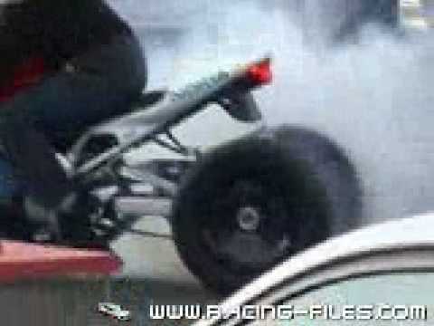 Yamaha YZF R1 with 2 F1 wheels Burnout