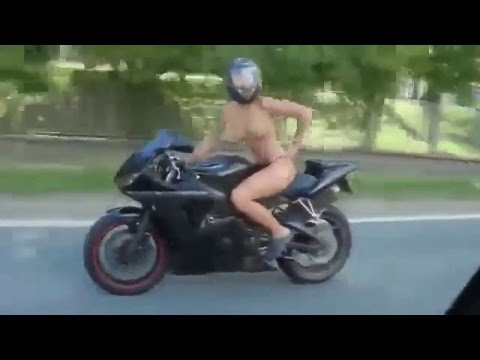 Голая Девушка на Байке. Naked Girl on Bike !