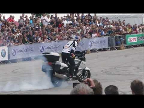 Chris Pfeiffer Stuntriding - BMW Motorrad Days 2012