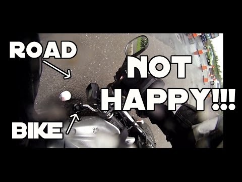 Why you never ride on wet tram lines... | SKID | YBR125 | Motovlog |