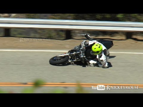 Lowside Crash - Ducati Monster & Suzuki SV650