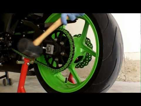 Motorcycle front and rear Wheel Removal on a 2008 Kawasaki ZX6R
