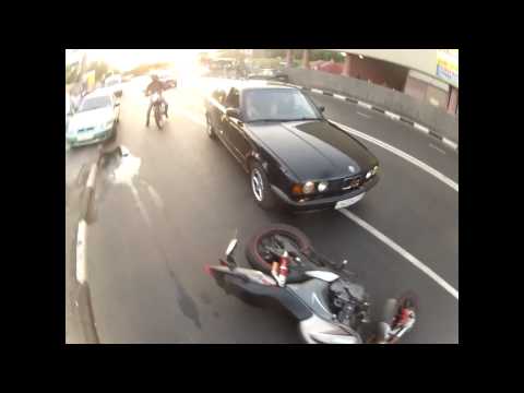 BMW vs motorcycle confrontation roadrage in Russia on dashcam