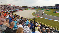 Pagrindine Asseno tribuna, vieni brangiausiu bilietu - Qual'e free to visit (su paprastu 'gazono' bilietu) Motosportas, varžybos MotoGP 2015 1970 Pagrindine Asseno tribuna, vieni brangiausiu bilietu - Qual'e free to visit (su paprastu 'gazono' bilietu)