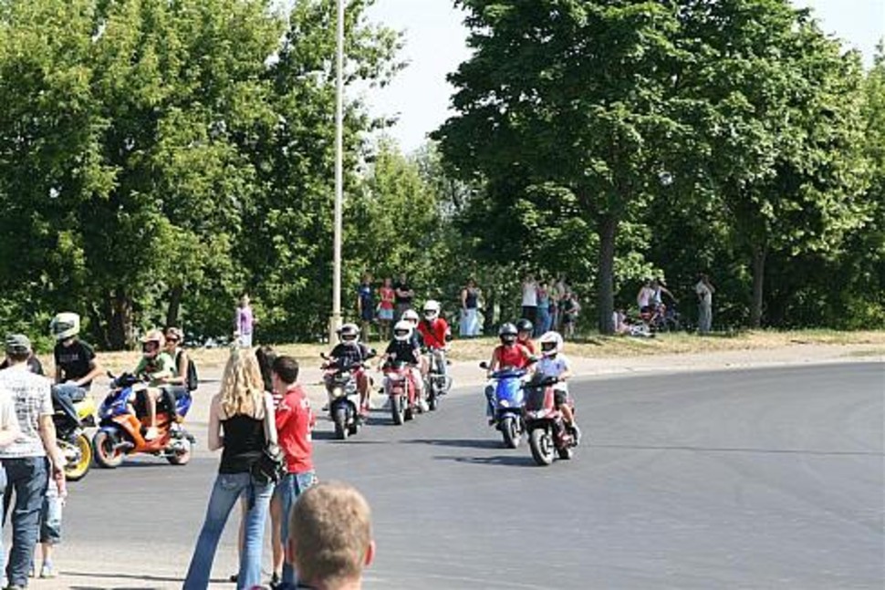 Bike Show Millenium 2008 - Arba kas as veikiau Linoliume