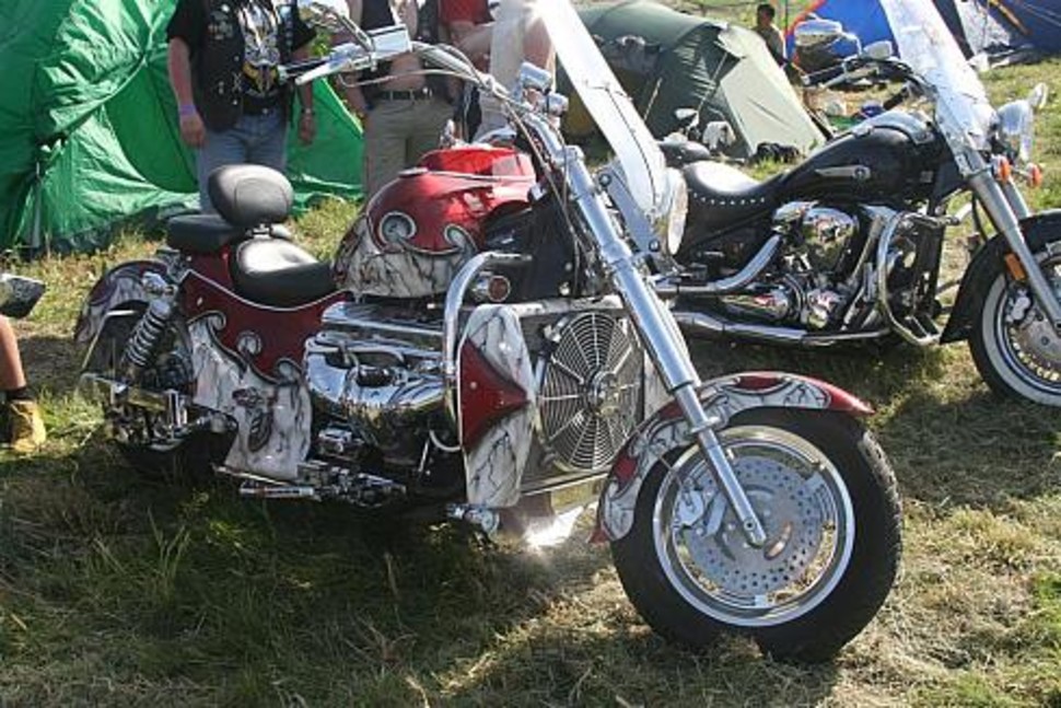 Bike Show Millenium 2008 - Arba kas as veikiau Linoliume