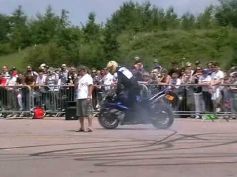 Dave Coates Yamaha R1 Superbike stunt display Supercar Sunday 2009
