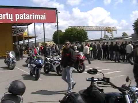 Baikeriu naktys drag race 2010.wmv