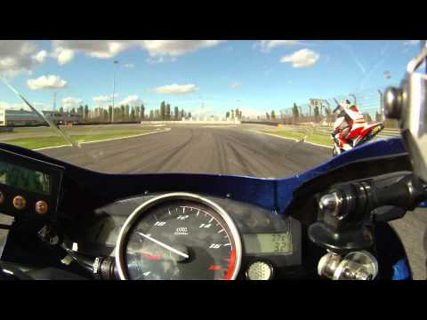 ADRIA raceway On Board YAMAHA R6 Gallocchio Roberto con CBR600 Marco Faccia che cade SETT 2010 HD